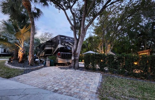 River Ranch Alquiler De RV | Starlight Corner RV Campsite at River Ranch! Full Hookup Luxury Site! 140