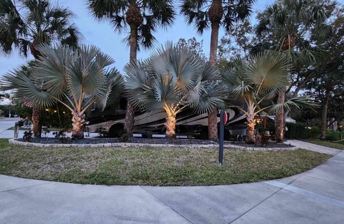 River Ranch Alquiler De RV | Starlight Corner RV Campsite at River Ranch! Full Hookup Luxury Site! 140