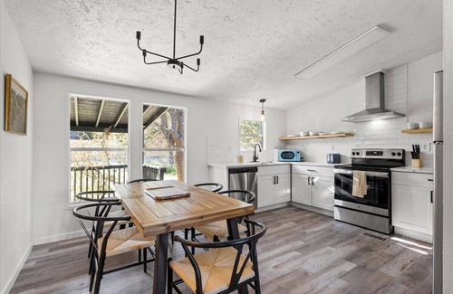 Canyon Lake Cabina | Starlight Horizon - The Banjo - Cabin L