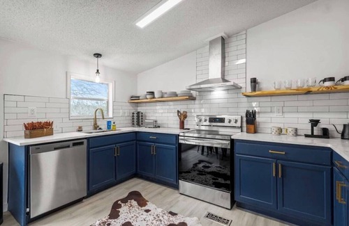 Canyon Lake Cabina | Starlight Horizon - The Yellow Rose - Cabin C
