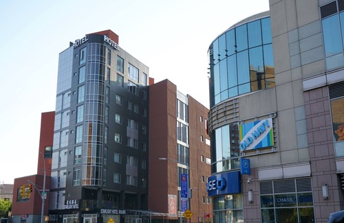 Queens Apartamento | Starlight Hotel