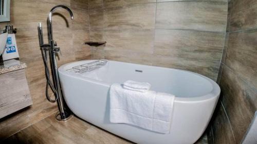 Kasane Cama Y Desayuno | Starlight Inn