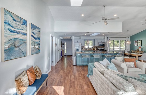 Monticello Casa | Starlight Lakehouse; Your Magical 5 Bdrm Getaway! W/ BRAND NEW 7 SEATER HOT TUB!