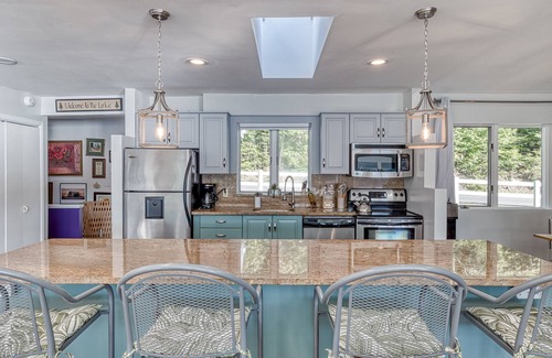 Monticello Casa | Starlight Lakehouse; Your Magical 5 Bdrm Getaway! W/ BRAND NEW 7 SEATER HOT TUB!