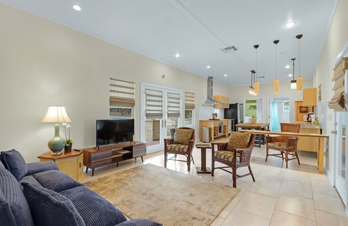 Wimberley Casa | Starlight Meadow I Couples, Bridal parties, families!