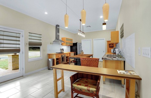 Wimberley Casa | Starlight Meadow I Couples, Bridal parties, families!