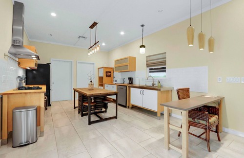 Wimberley Casa | Starlight Meadow I Couples, Bridal parties, families!