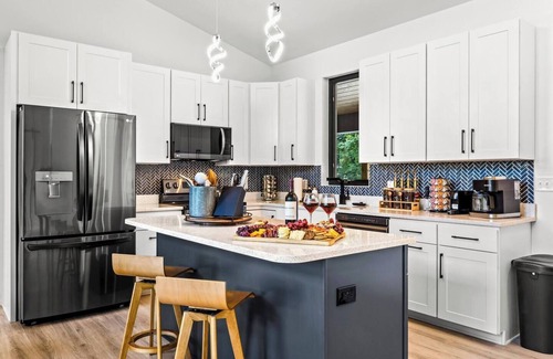 Leicester Casa | Starlit Lux Retreat AVL by 5 Seasons Homestays