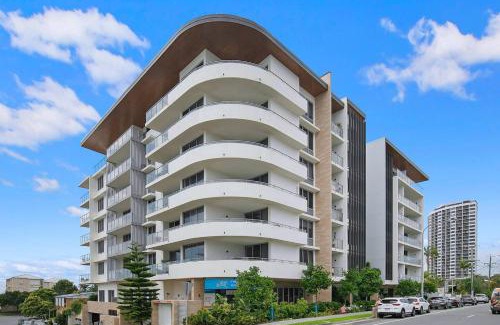 Palm Beach Apartamento | Starlit Palms - Chic Poolside Haven by the Beach