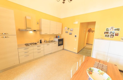 Vasto Casa | una casa de campo en el centro, con jardín
