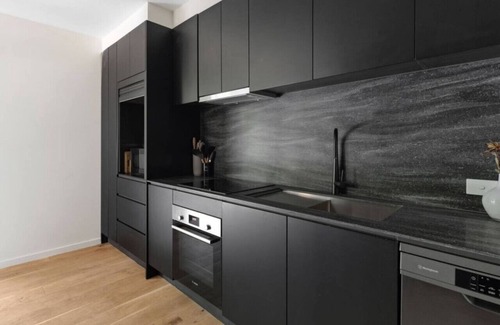 Warburton Apartamento | Station Hideaway with Private Spa & Mountain Views