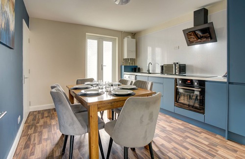 Redcar Casa | Station House – 4Bed Near Beach, Town & Station