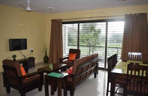 Nashik Apartamento | Status Homeaway Service Apartments - Three-Bedroom Apartment