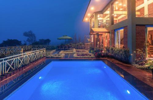 Mahabaleshwar Villa | Status Villa by StayVista - Valleys view, Traditional-modern blend interiors, Private plunge pool & Gazebo
