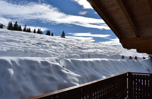 Hochkrimml Apartamento | Staudi's ski hut Top11 in hut style directly on the piste Wood-burning stove