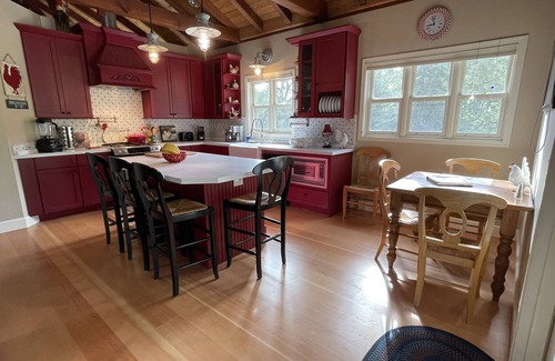 Kenwood Casa | Stay 31 days at the Big Red Barn & Sailing on the Bay!