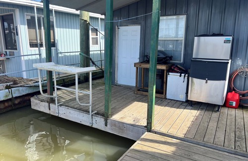 Venice Alquiler De Eote | Stay and experience some of the best fishing and duck hunting in the world.