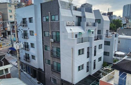 Cheongpa-dong Apartamento | Stay Andante, 3BR, 3min walk from Seoul Station, AC in All Rooms #공항철도 #공항버스