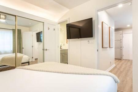 Sand Section Apartamento | Stay around the corner from the Manhattan Beach Strand