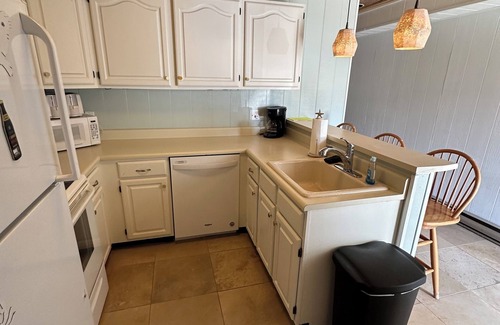 Selbyville Condominio | Stay at Heron Cove located in popular Mallard Lakes!