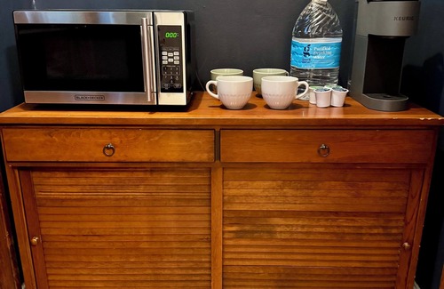 Macalester - Groveland Casa | Stay at Joan’s Place! Charming, updated 2-bedroom house in Mac Groveland
