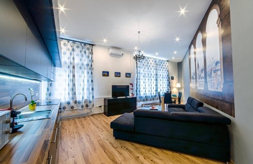 Inner City Budapest Apartamento | Stay at Meeting point CITTADELLA VIEW Budapest EYE