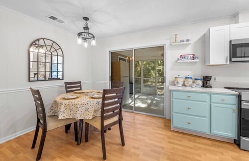 Panacea Casa | Stay at Panacea Palms, a charming 3/2 less than 1 mile from local boat ramp!!