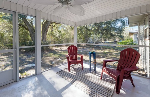 Panacea Casa | Stay at Panacea Palms, a charming 3/2 less than 1 mile from local boat ramp!!