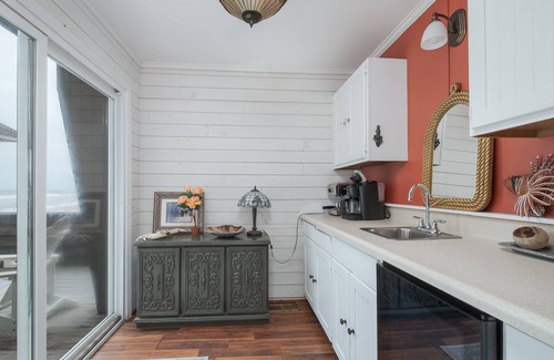 Rodanthe Casa | Stay at The Inn at Rodanthe—iconic 6BR oceanfront home from Nights in Rodanthe, pure luxury.