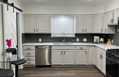 Grambling Casa | Stay Awhile at Casa Blanca - Minutes from Tech and GSU