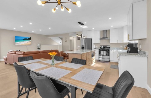 Streamwood Casa | Stay Awhile! Spacious Home w/ All You Need