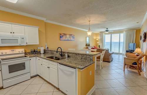 Long Beach Condominio | Hermoso condominio frente al mar con vista al golfo 2BR / 2BA con balcón extra grande !!!