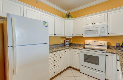 Long Beach Condominio | Hermoso condominio frente al mar con vista al golfo 2BR / 2BA con balcón extra grande !!!