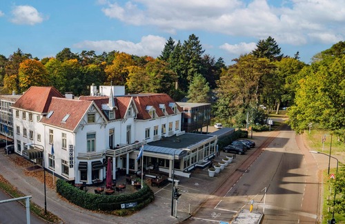 Apeldoorn Casa | Stay Close to Theater Orpheus with Free Parking and Access to Nature Trails