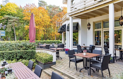 Apeldoorn Casa | Stay Close to Theater Orpheus with Free Parking and Access to Nature Trails