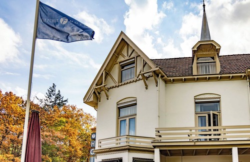 Apeldoorn Casa | Stay Close to Theater Orpheus with Free Parking and Access to Nature Trails