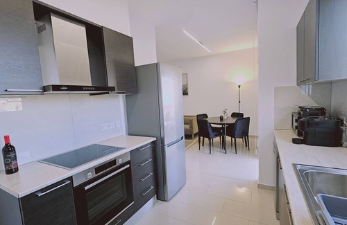 City Centre Apartamento | 104 NIC - 401 STAY Cosmo City Suite