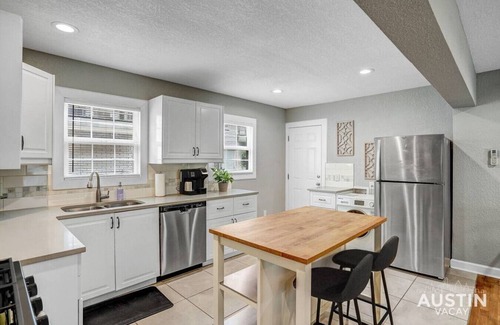 Westfield Apartamento | Stay Cute And Cool! 4 Minutes From Deep Eddy Pool
