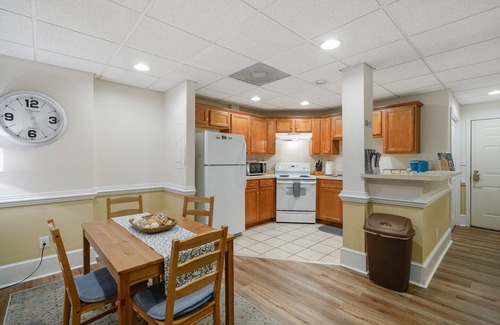 Elizabeth City Apartamento | Stay Downtown on Historic Main St.