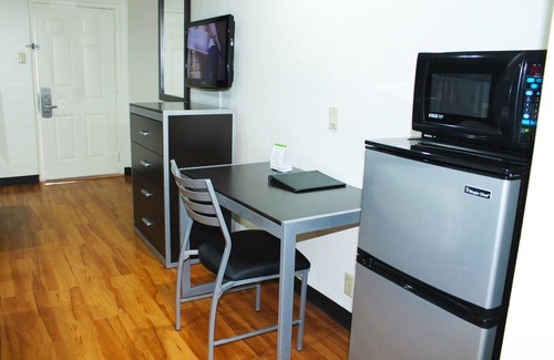 Buckner Terrace - Everglade Park Hotel | Stay Express Inn Dallas - Fair Park / Downtown