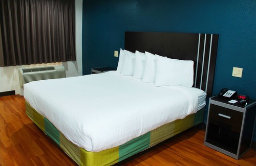 Buckner Terrace - Everglade Park Hotel | Stay Express Inn Dallas - Fair Park / Downtown