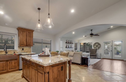 Canyon Trails Casa | Stay for Super Bowl! Cozy Cactus Retreat, Private Pool in Great Location!