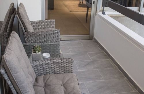 City Centre Apartamento | 96 NIC1 - STAY Glam Skin Studio