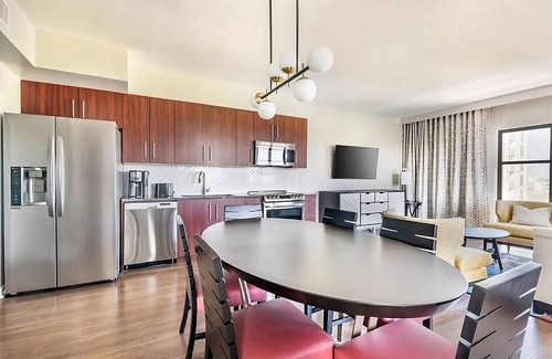 Florida Central Atlantic Coast Hotel | Stay in Heaty of Orlando! 2 Relaxing Units, Full Kitchen, Outdoor Pool!