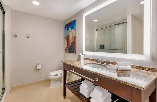 Florida Central Atlantic Coast Hotel | Stay in Heaty of Orlando! 2 Relaxing Units, Full Kitchen, Outdoor Pool!