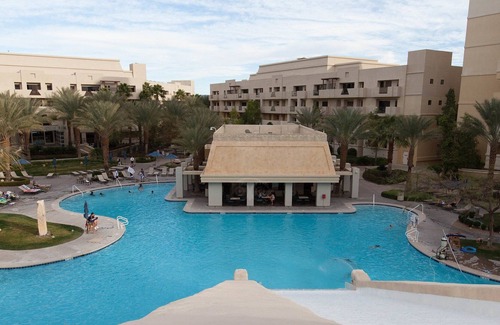 Enterprise Complejo | Stay in Hilton resort - Cancun Las Vegas during the Formula 1 race