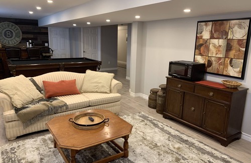 Elora Casa | Stay in historical Elora, super close to great hiking trails