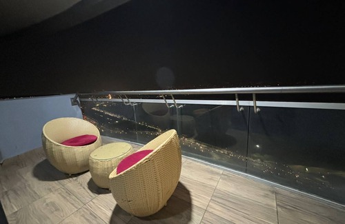 Noida Apartamento | Stay in luxurious s