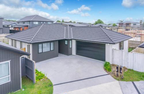 Hamilton Casa | Stay in Newly Built House