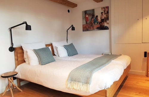 Oostelijke Eilanden en Kadijken Cama Y Desayuno | Stay in our centrally located 18th century house. Contactless stay possible.